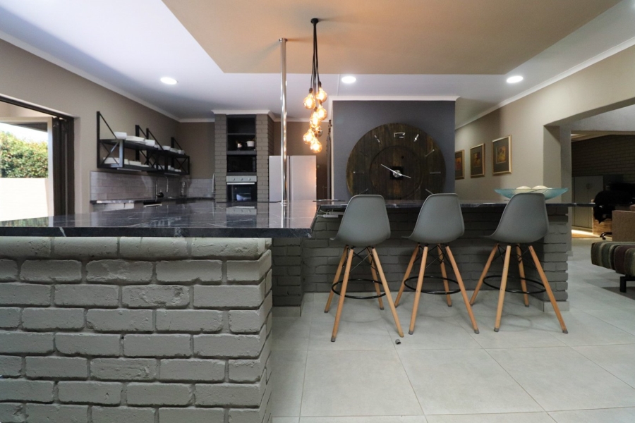 5 Bedroom Property for Sale in Irene Park North West